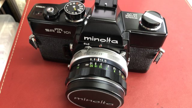 完全なる一目惚れだった。僕のα7はMinolta製フィルム機。｜記憶カメラ