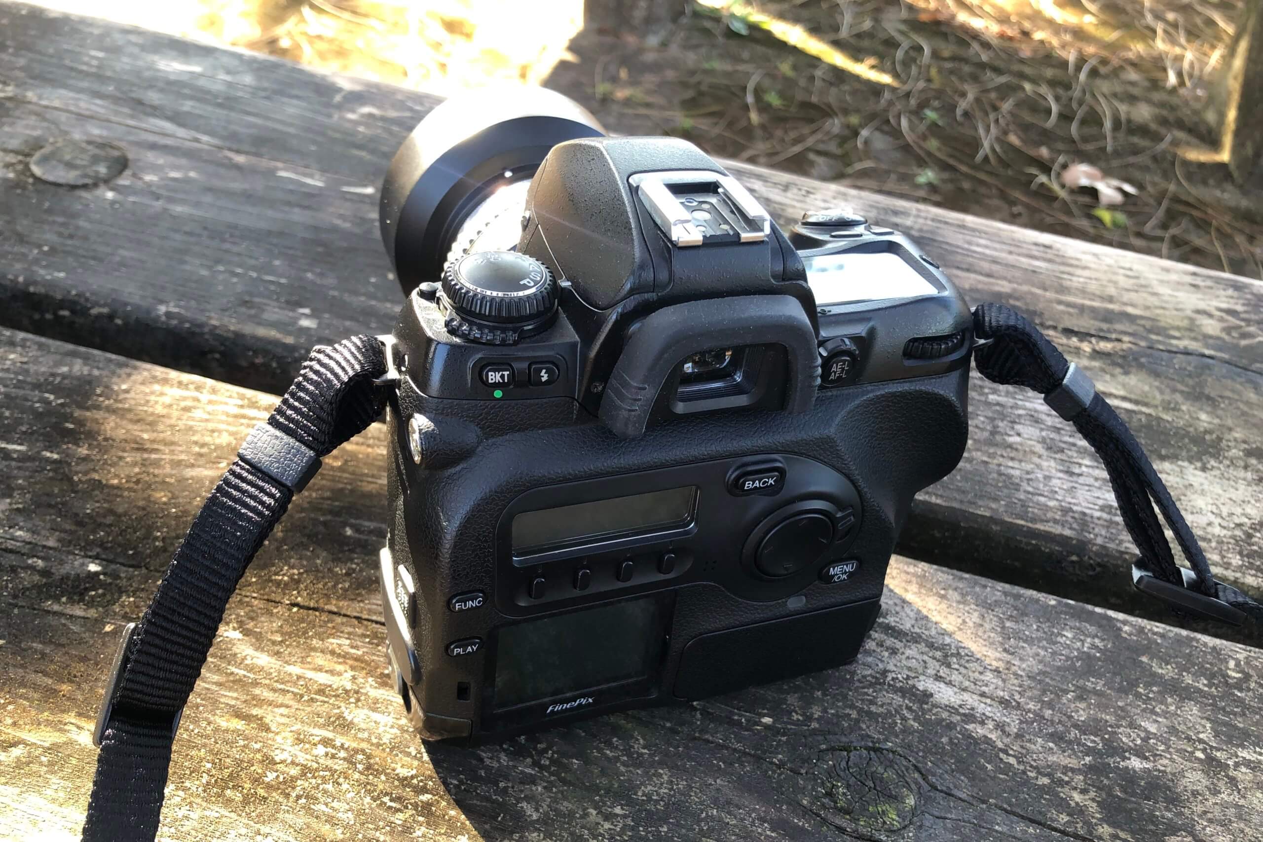 Fujifilm S2 Pro, Sigma 28mm 1.8 + レンズ1本カメラ