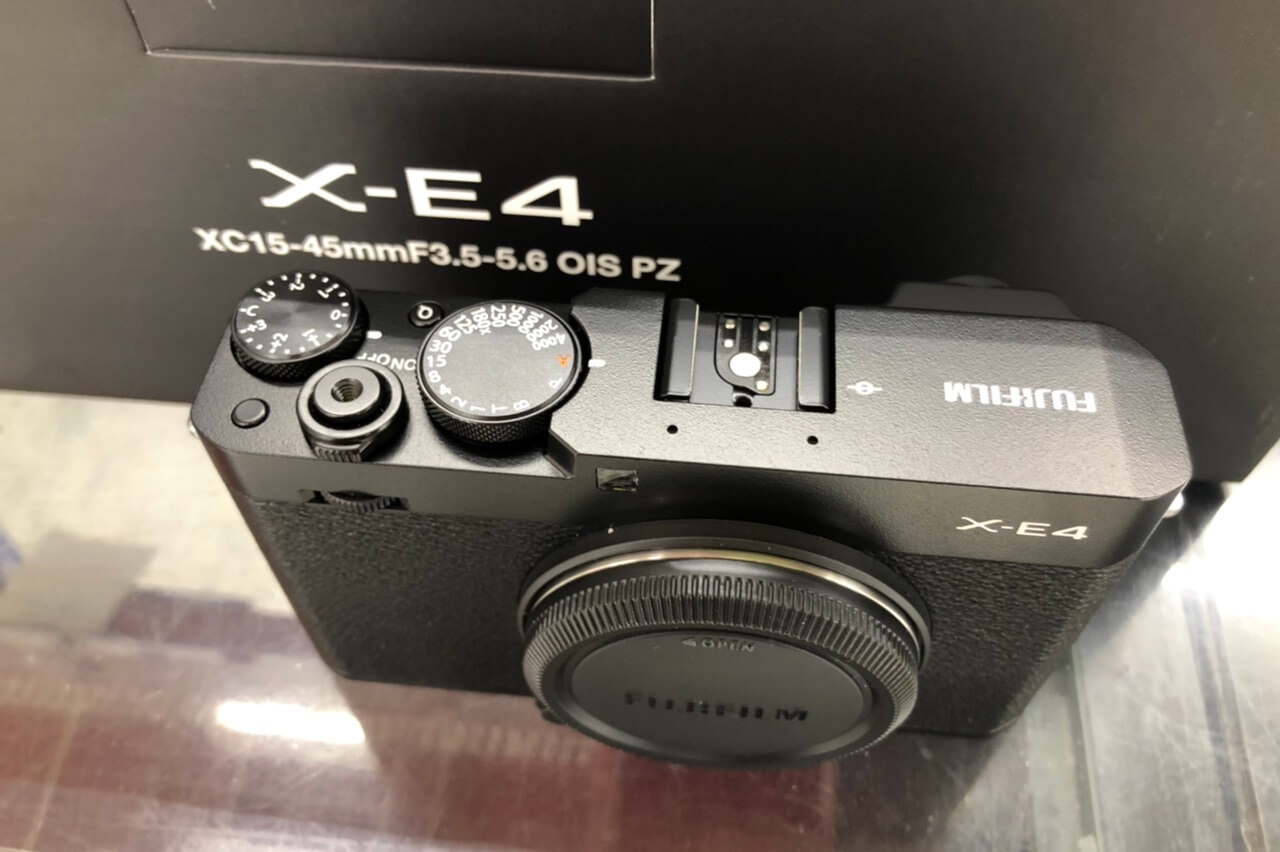 Fujifilm X-E4 ブラック