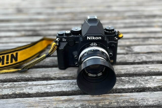 休日 Nikon デジタル一眼レフカメラ Df シルバーDFSL 中古品