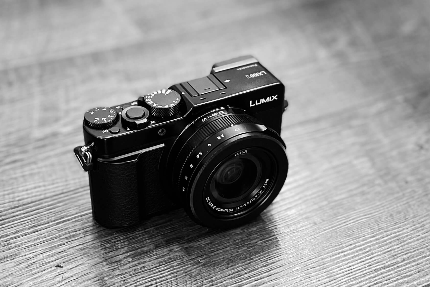 そのブラックペイントの艶にヤラれた、Lumix IIという存在。｜記憶カメラ