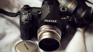 光学ファインダーで光景と一体となる。FUJIFILM X10｜記憶カメラ